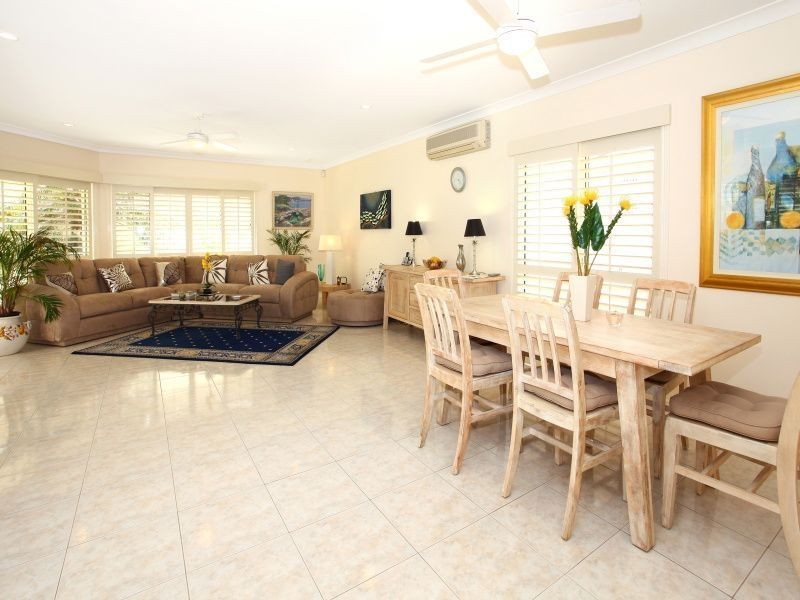 6 Deborah Avenue, Benowa Waters QLD 4217