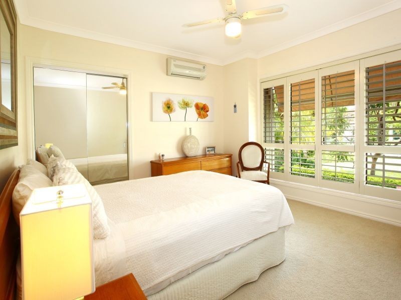 6 Deborah Avenue, Benowa Waters QLD 4217