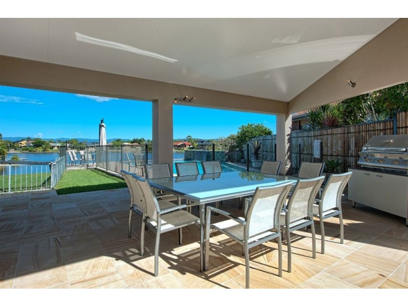 30 Bombala Street, Broadbeach Waters QLD 4218