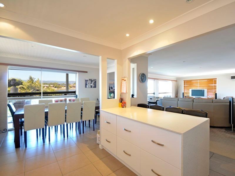 30 Bombala Street, Broadbeach Waters QLD 4218