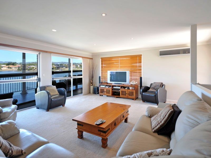 30 Bombala Street, Broadbeach Waters QLD 4218