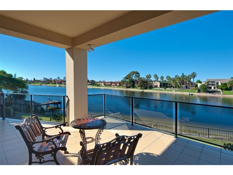 5 Intrepid Drive, Mermaid Waters QLD 4218