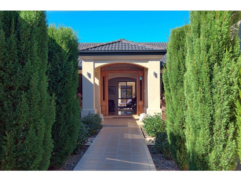 5 Intrepid Drive, Mermaid Waters QLD 4218