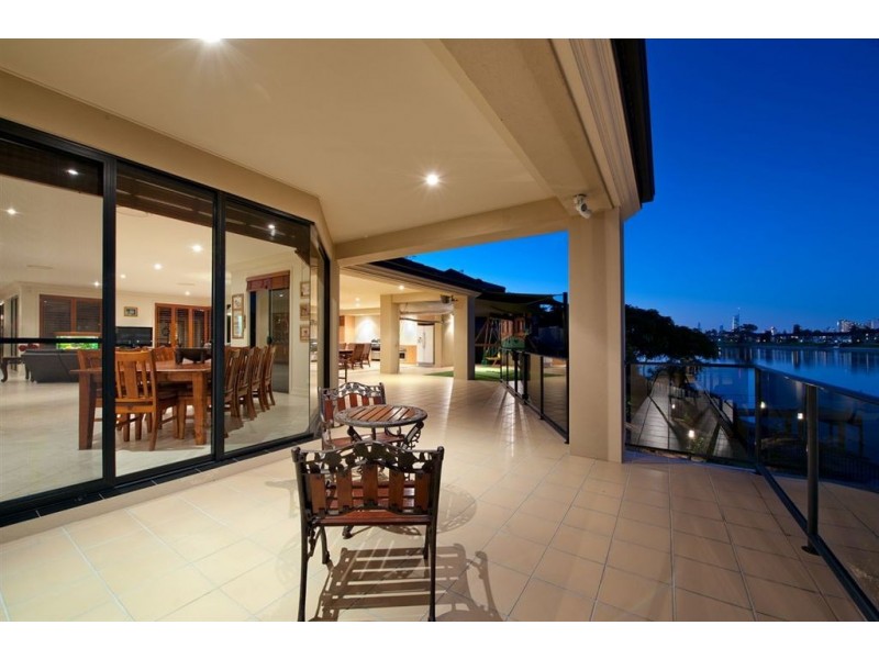 5 Intrepid Drive, Mermaid Waters QLD 4218