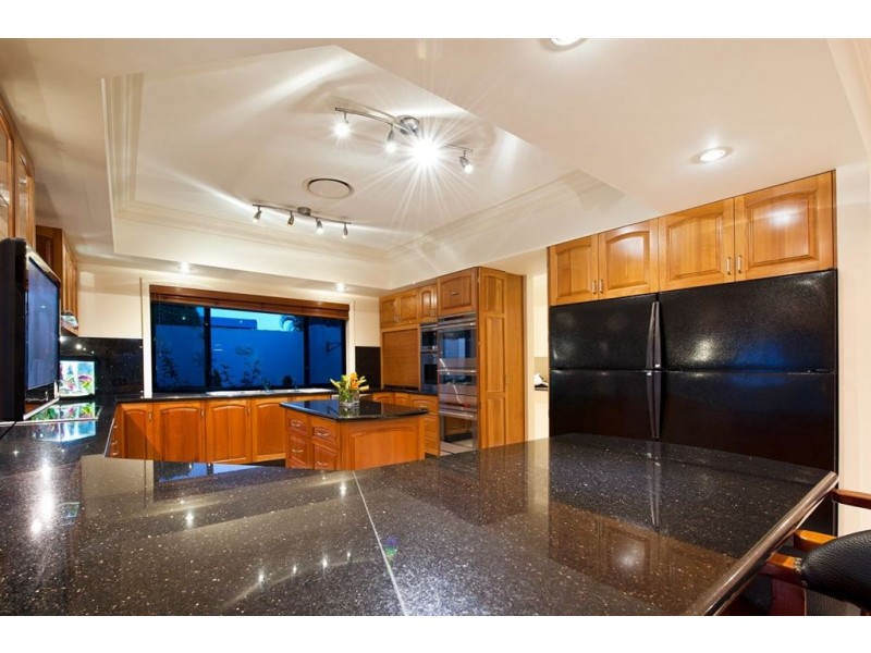 5 Intrepid Drive, Mermaid Waters QLD 4218