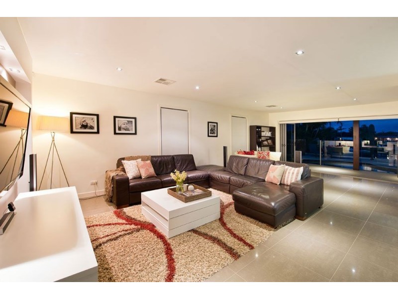 97 Witt Avenue, Carrara QLD 4211