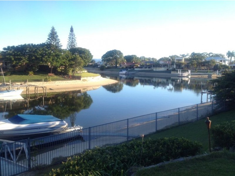 12 Welby Street, Broadbeach Waters QLD 4218