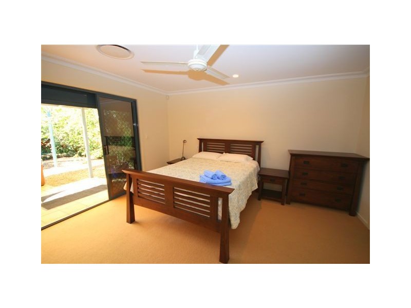 12 Welby Street, Broadbeach Waters QLD 4218