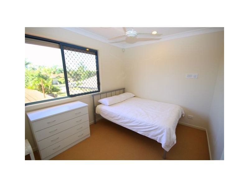 12 Welby Street, Broadbeach Waters QLD 4218