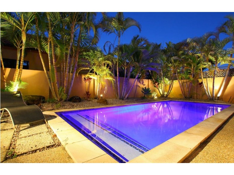 26 Deborah Ave, Benowa Waters QLD 4217