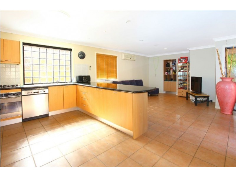 26 Deborah Ave, Benowa Waters QLD 4217