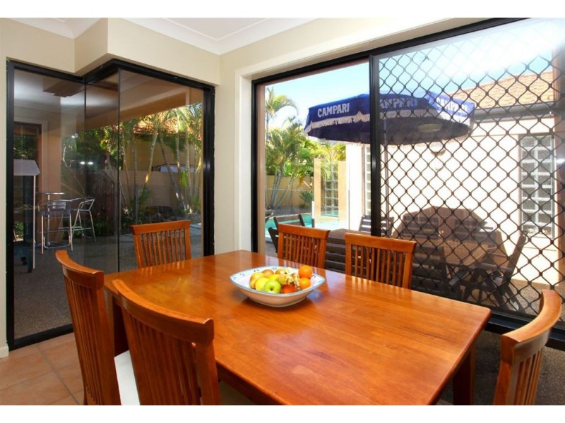 26 Deborah Ave, Benowa Waters QLD 4217