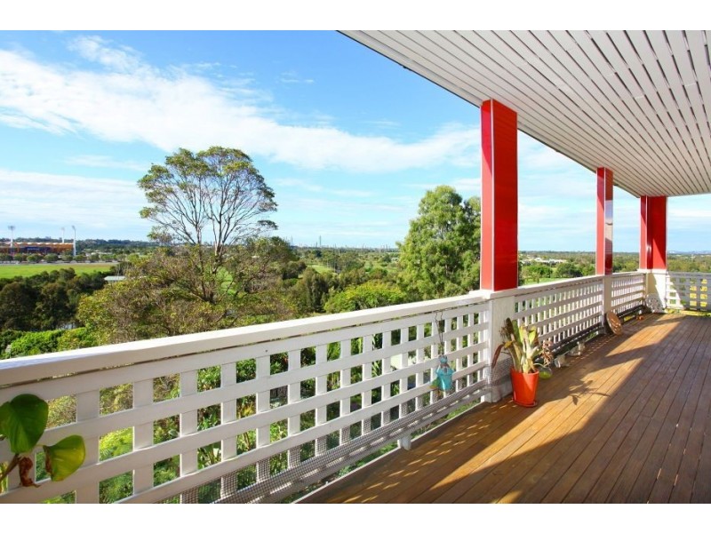 10 Summit Crescent, Carrara QLD 4211