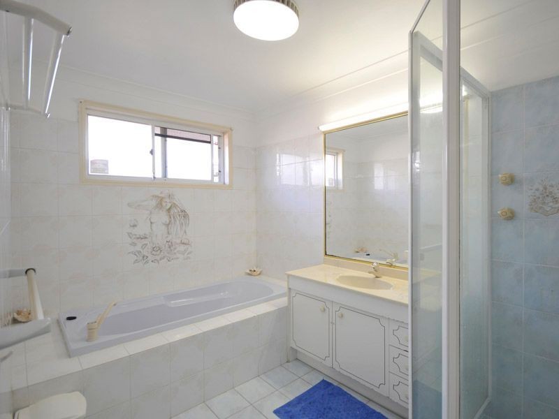 164 Christine Avenue, Burleigh Waters QLD 4220