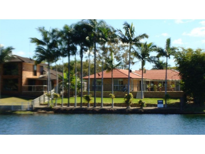 3 Long Island Court, Mermaid Waters QLD 4218