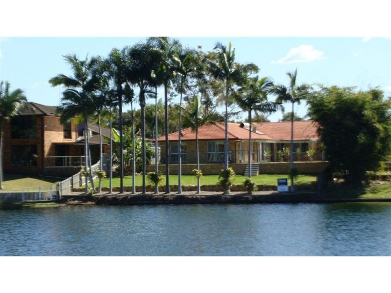 3 Long Island Court, Mermaid Waters QLD 4218