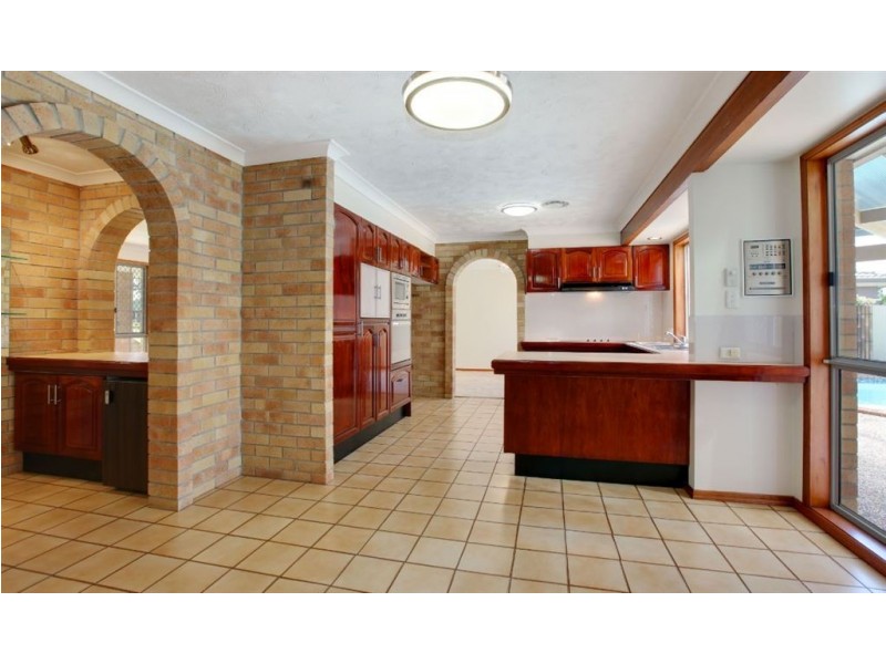 3 Long Island Court, Mermaid Waters QLD 4218