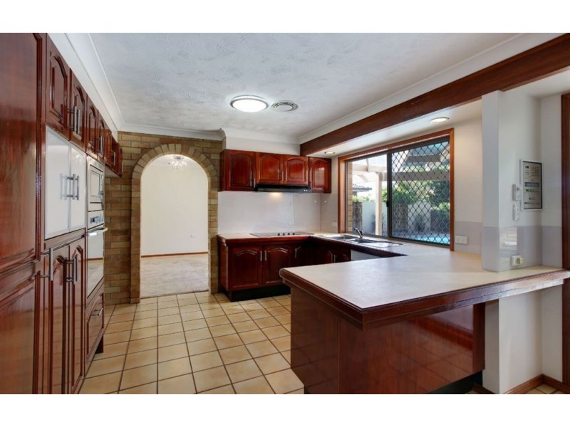 3 Long Island Court, Mermaid Waters QLD 4218