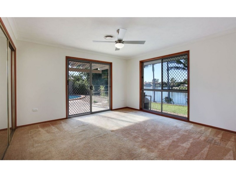 3 Long Island Court, Mermaid Waters QLD 4218