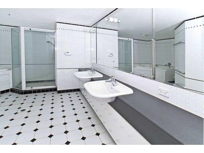 108/12 Commodore Drive, Paradise Waters QLD 4217