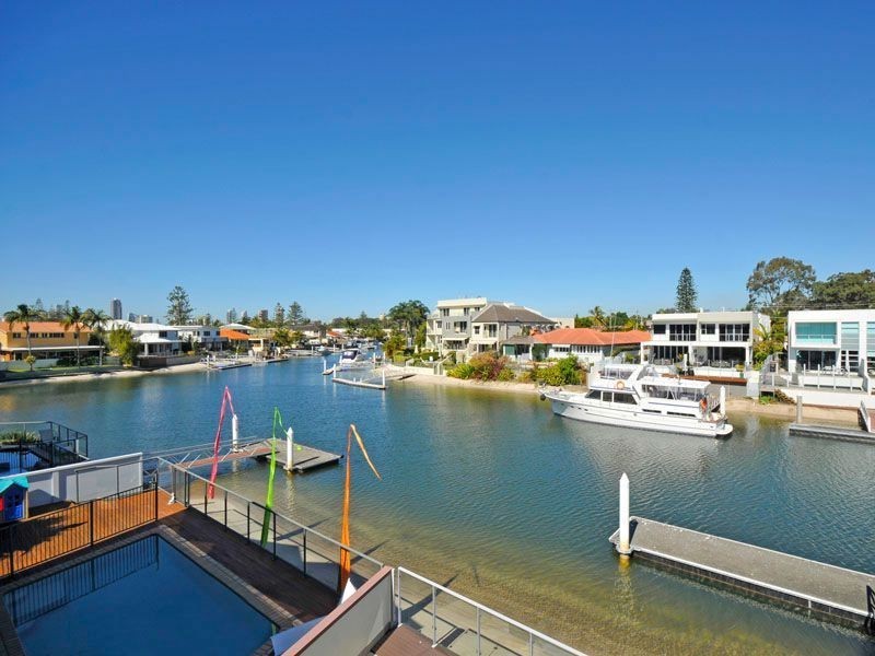 2/13 Pisa Court, Surfers Paradise QLD 4217