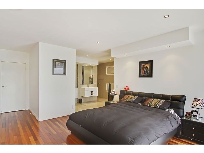 8002 B Vista Drive, Benowa QLD 4217