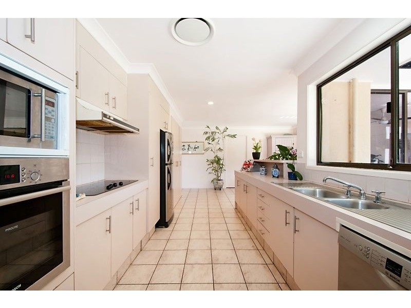 40 Campbell Street, Sorrento QLD 4217