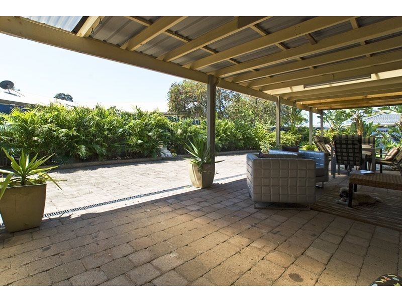 71 Barrier Reef Drive, Mermaid Waters QLD 4218