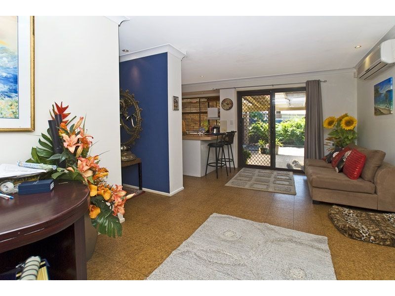 71 Barrier Reef Drive, Mermaid Waters QLD 4218