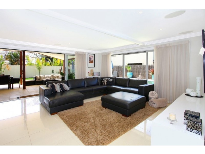 5 McCleary Street, Sorrento QLD 4217