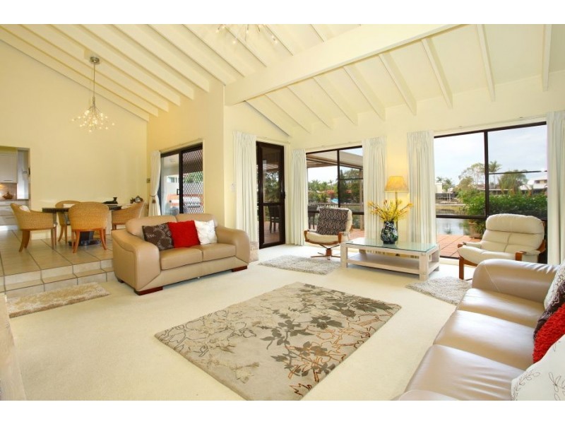137 Witt Ave, Carrara QLD 4211