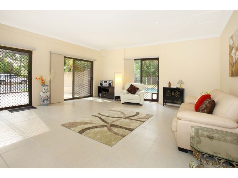 137 Witt Ave, Carrara QLD 4211