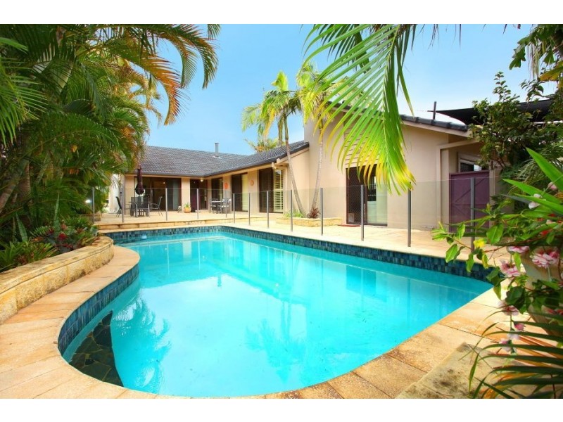 137 Witt Ave, Carrara QLD 4211