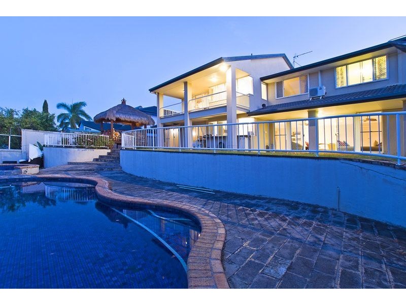 83 Cabana Blvd, Benowa Waters QLD 4217