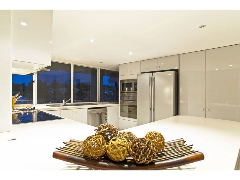 83 Cabana Blvd, Benowa Waters QLD 4217