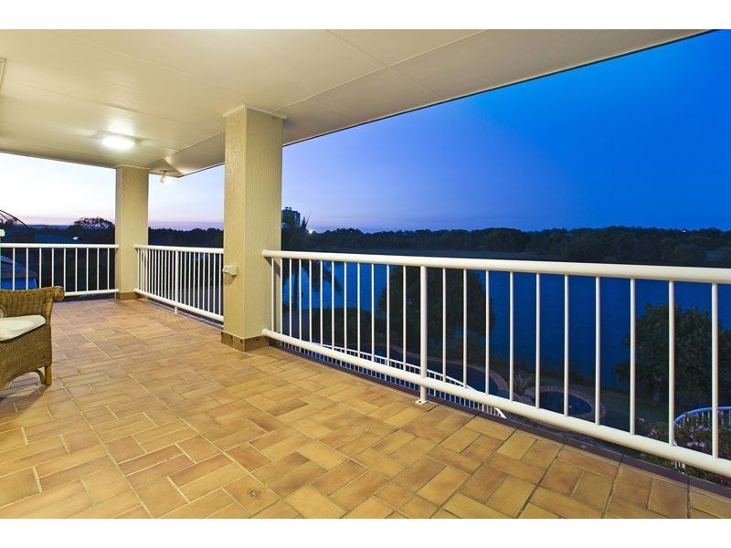 83 Cabana Blvd, Benowa Waters QLD 4217