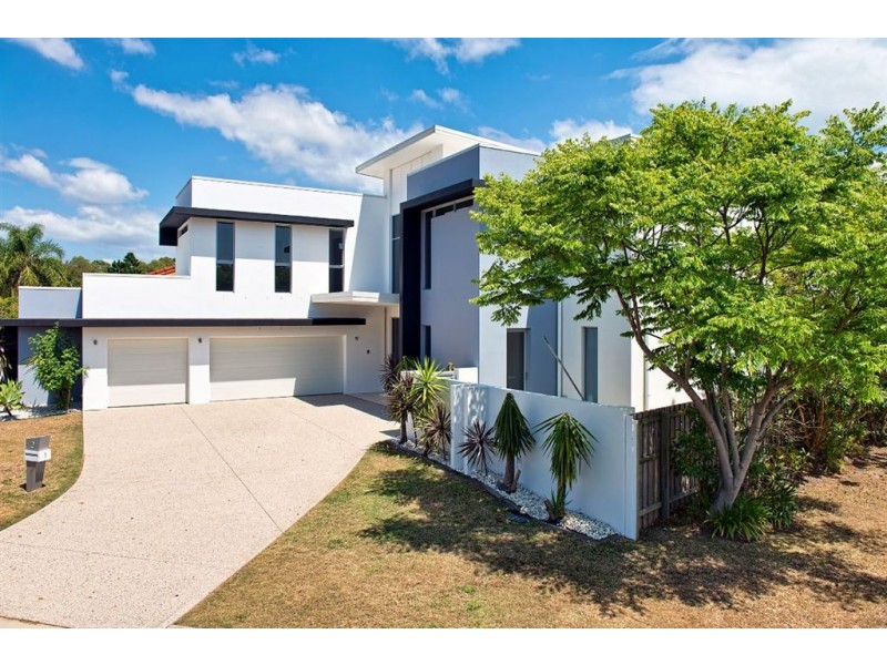 2 Cedar Place, Broadbeach Waters QLD 4218