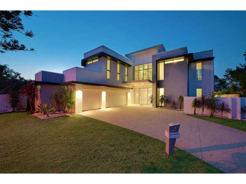 2 Cedar Place, Broadbeach Waters QLD 4218