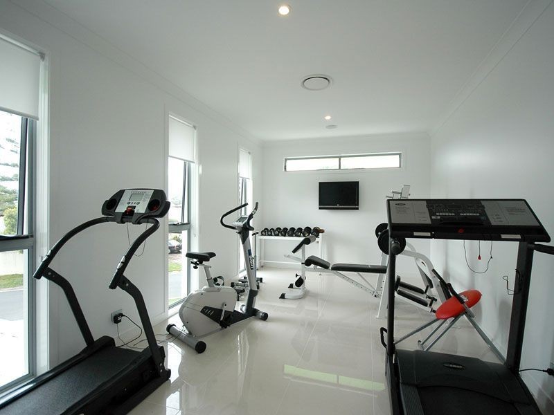2 Cedar Place, Broadbeach Waters QLD 4218