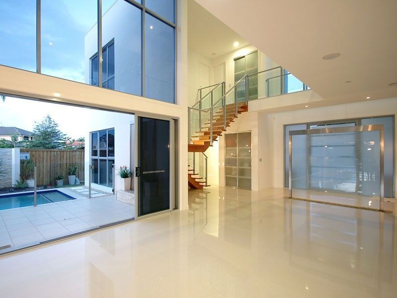 2 Cedar Place, Broadbeach Waters QLD 4218