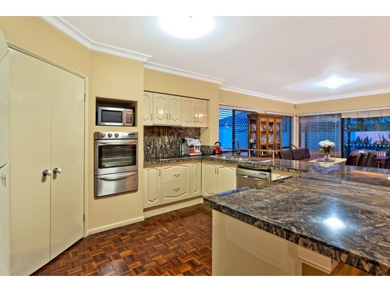 58 Sir Bruce Small Blvd, Benowa Waters QLD 4217