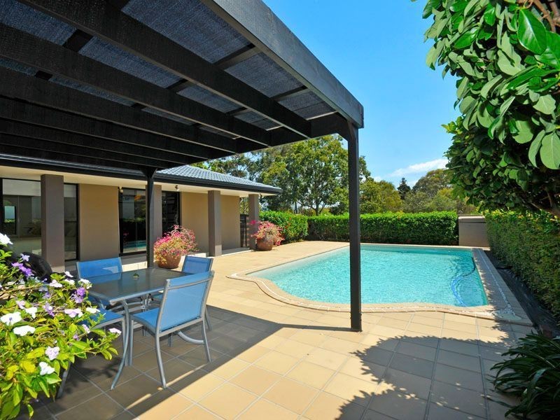40 Sailaway Street, Mermaid Waters QLD 4218