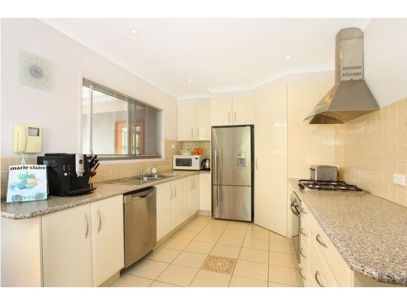 10 Sibyl Street, Southport QLD 4215