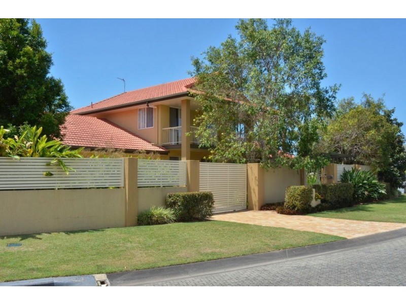 3 Montebello Court, Mermaid Waters QLD 4218