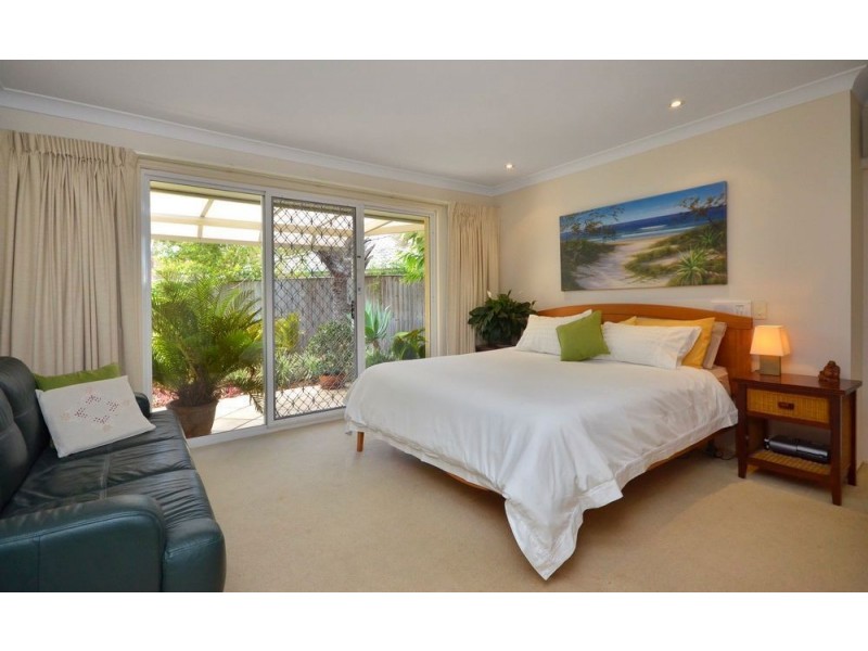 3 Montebello Court, Mermaid Waters QLD 4218