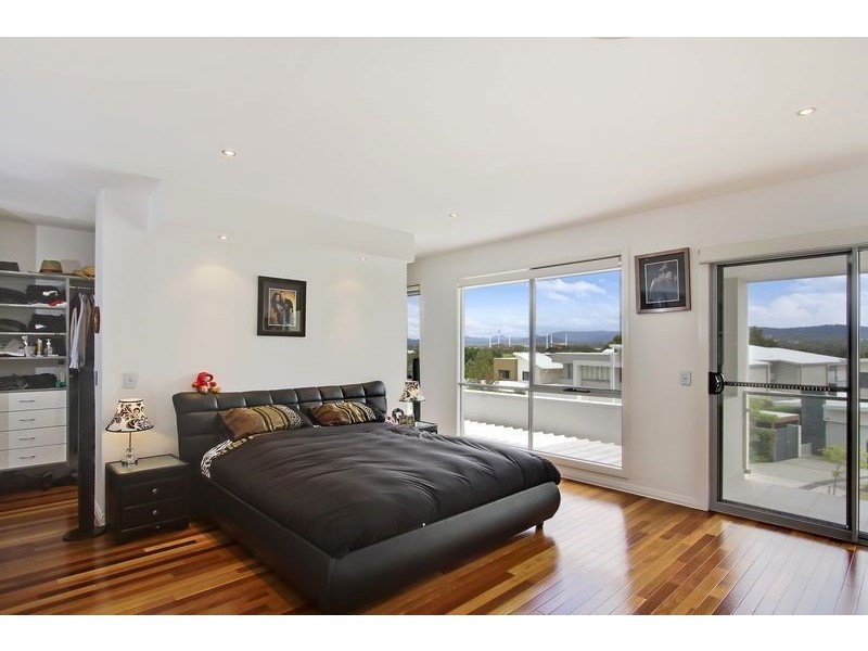 8002B Vista Drive, Benowa QLD 4217