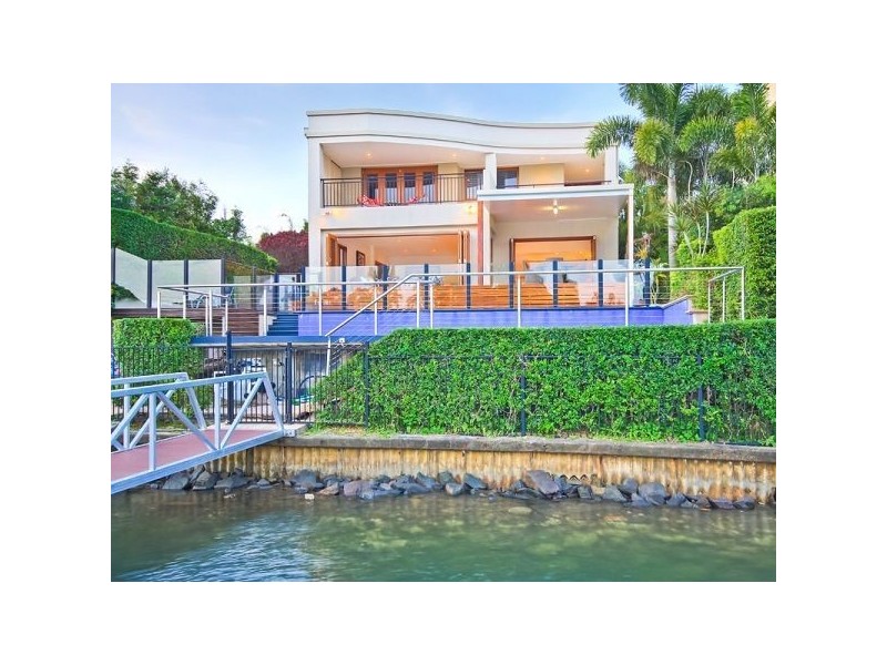 13 La Spezia Ct, Isle Of Capri QLD 4217