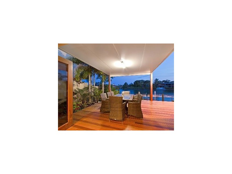 13 La Spezia Ct, Isle Of Capri QLD 4217