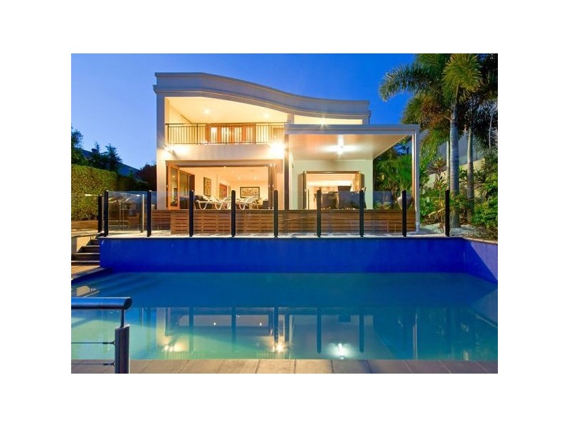 13 La Spezia Ct, Isle Of Capri QLD 4217