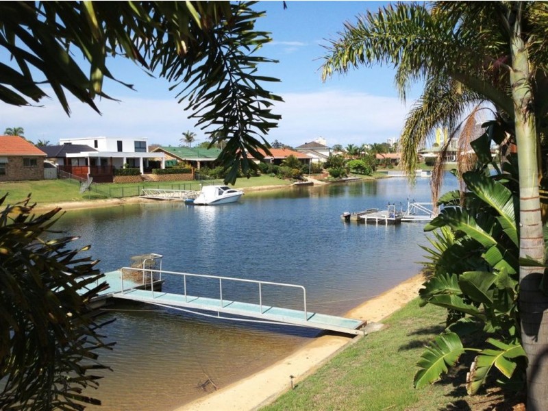 6 Moola Court, Broadbeach Waters QLD 4218